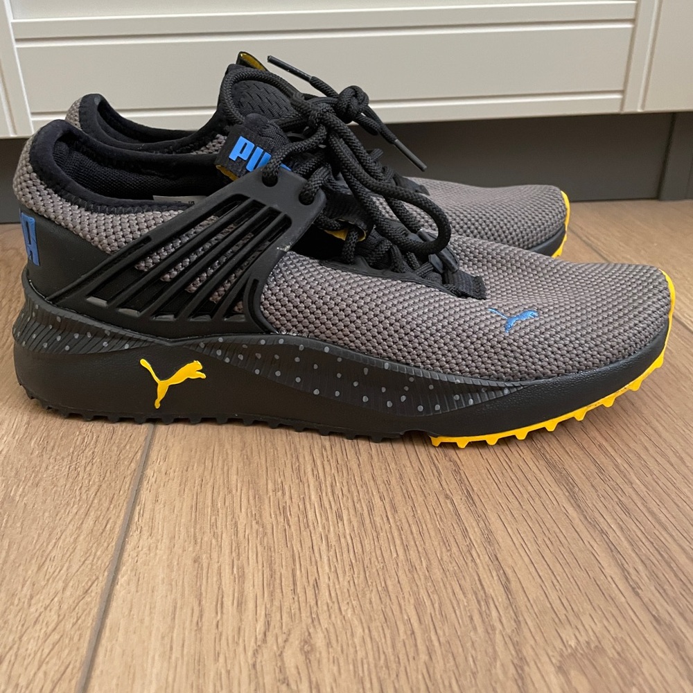 Puma Pacers Size 5C Big Kids Size